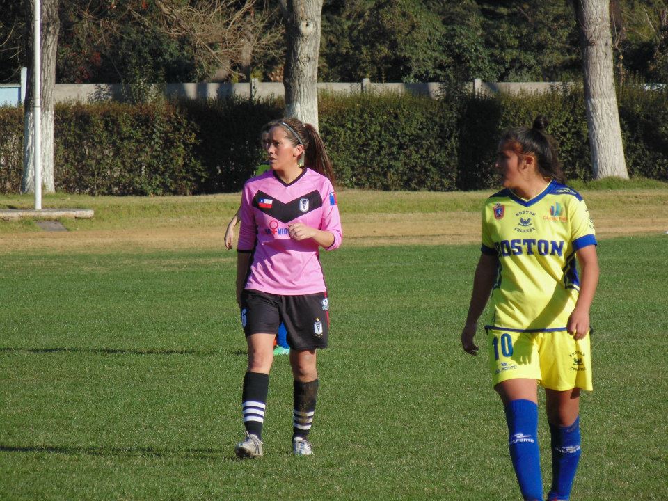 Fútbol Femenino Boston College vs Santiago Morning por la segunda fecha del Campeonato de Clausura del Torneo ANFP 2015