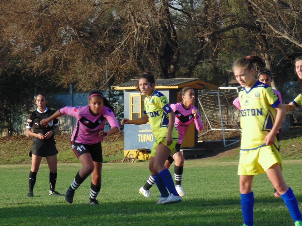 Fútbol Femenino Boston College vs Santiago Morning por la segunda fecha del Campeonato de Clausura del Torneo ANFP 2015