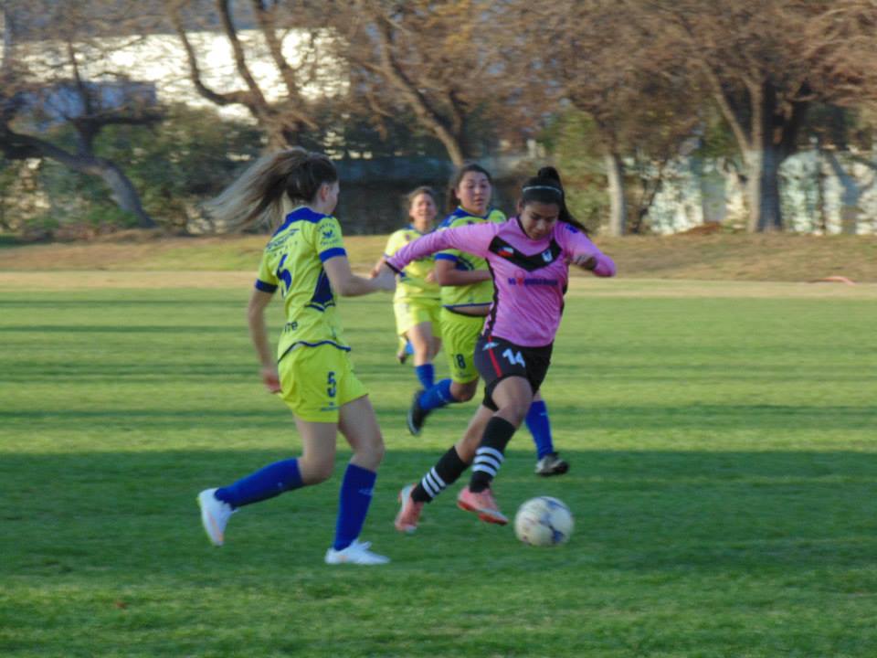 Fútbol Femenino Boston College vs Santiago Morning por la segunda fecha del Campeonato de Clausura del Torneo ANFP 2015