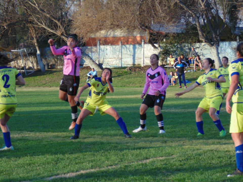 Fútbol Femenino Boston College vs Santiago Morning por la segunda fecha del Campeonato de Clausura del Torneo ANFP 2015