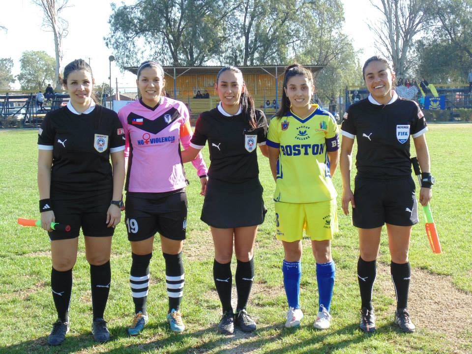 Fútbol Femenino Boston College vs Santiago Morning por la segunda fecha del Campeonato de Clausura del Torneo ANFP 2015