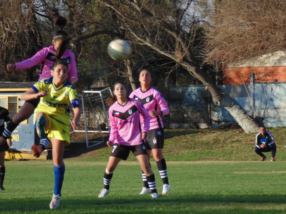 Fútbol Femenino Boston College vs Santiago Morning por la segunda fecha del Campeonato de Clausura del Torneo ANFP 2015