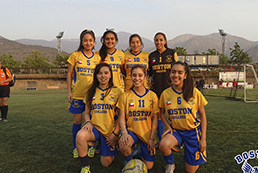 Futbolito Femenino de Boston College pasa a cuartos de finales de la Liga Deportiva Escolar