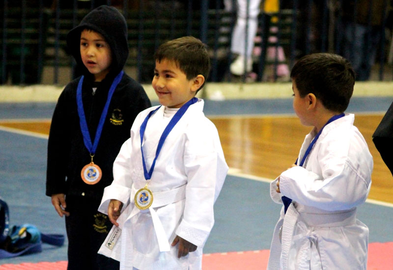 Gran campeonato de Karate escolar se realizó en Boston College