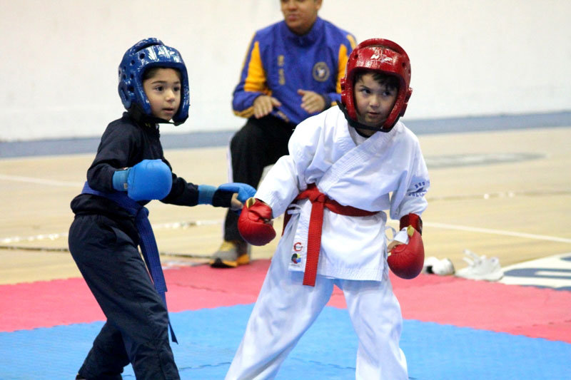 Gran campeonato de Karate escolar se realizó en Boston College