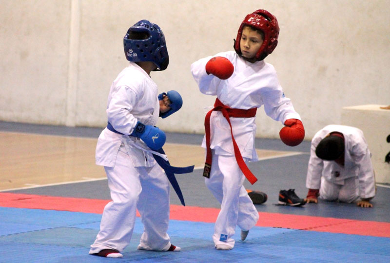 Gran campeonato de Karate escolar se realizó en Boston College