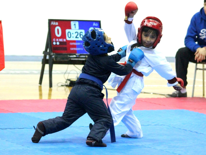 Gran campeonato de Karate escolar se realizó en Boston College