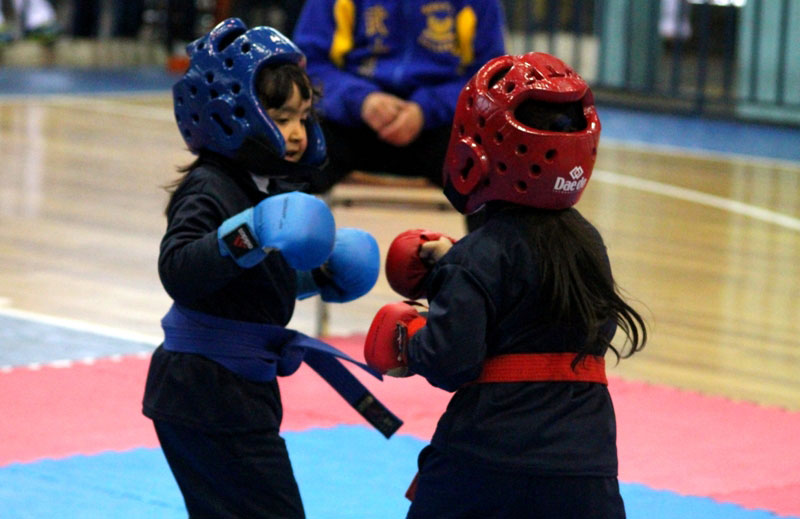 Gran campeonato de Karate escolar se realizó en Boston College