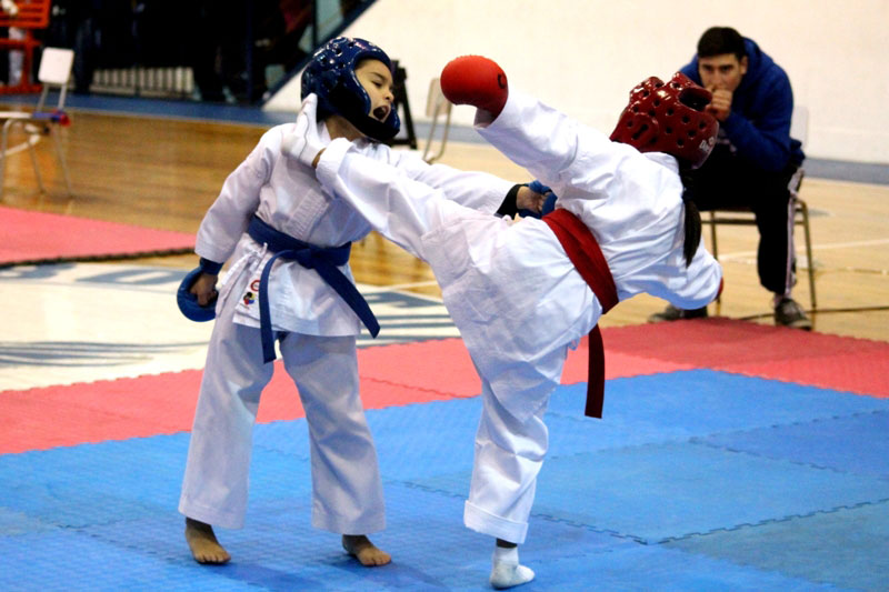 Gran campeonato de Karate escolar se realizó en Boston College