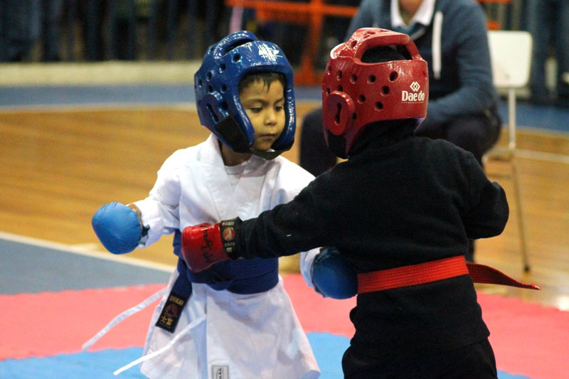 Gran campeonato de Karate escolar se realizó en Boston College