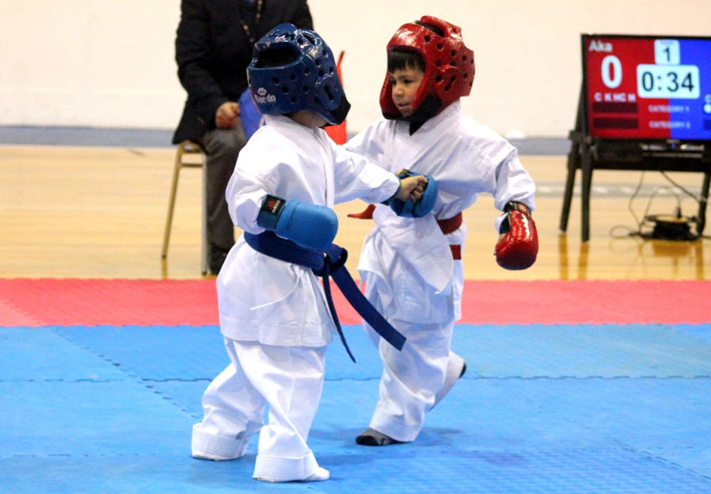 Gran campeonato de Karate escolar se realizó en Boston College