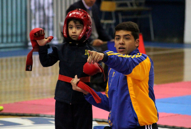 Gran campeonato de Karate escolar se realizó en Boston College