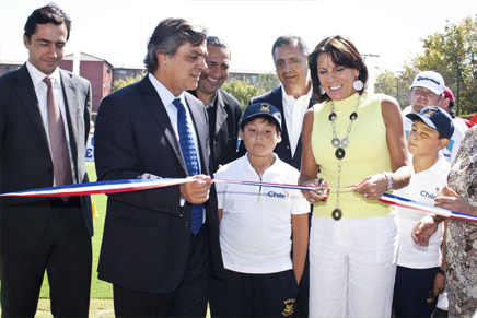 Benjamín Alvarado junto a importantes golfistas participaron de la inauguración del Putting Green Golf de Boston College La Farfana y da el vamos al Classic