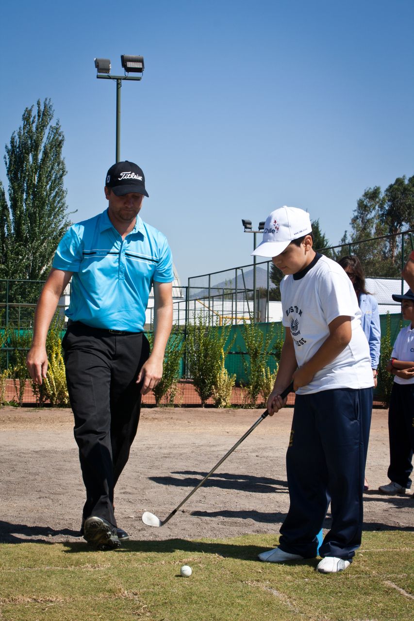 Benjamín Alvarado junto a importantes golfistas participaron de la inauguración del Putting Green Golf de Boston College La Farfana y da el vamos al Classic