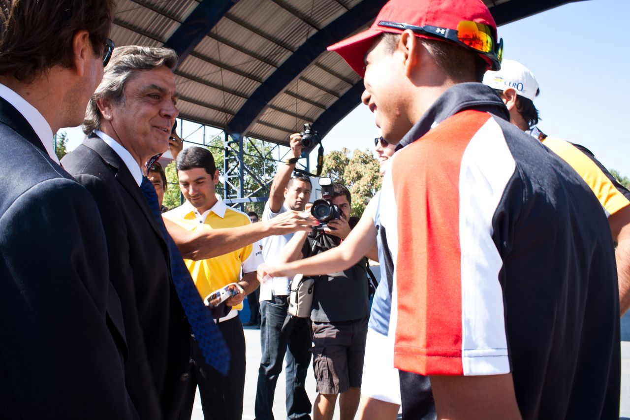 Benjamín Alvarado junto a importantes golfistas participaron de la inauguración del Putting Green Golf de Boston College La Farfana y da el vamos al Classic