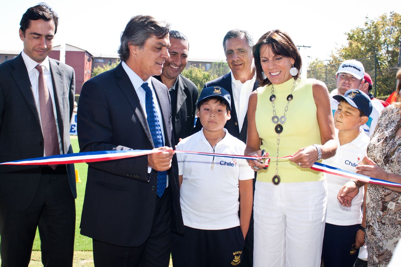 Benjamín Alvarado junto a importantes golfistas participaron de la inauguración del Putting Green Golf de Boston College La Farfana y da el vamos al Classic