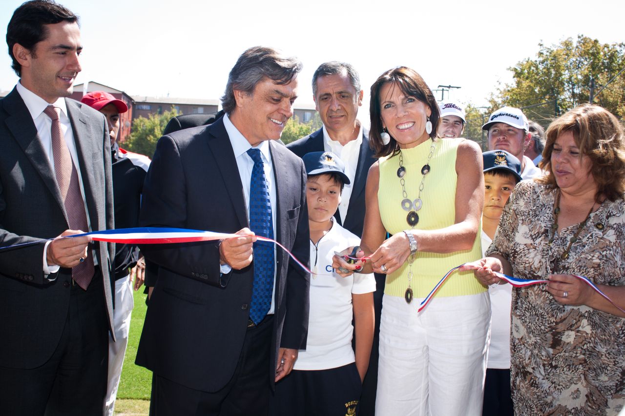 Benjamín Alvarado junto a importantes golfistas participaron de la inauguración del Putting Green Golf de Boston College La Farfana y da el vamos al Classic