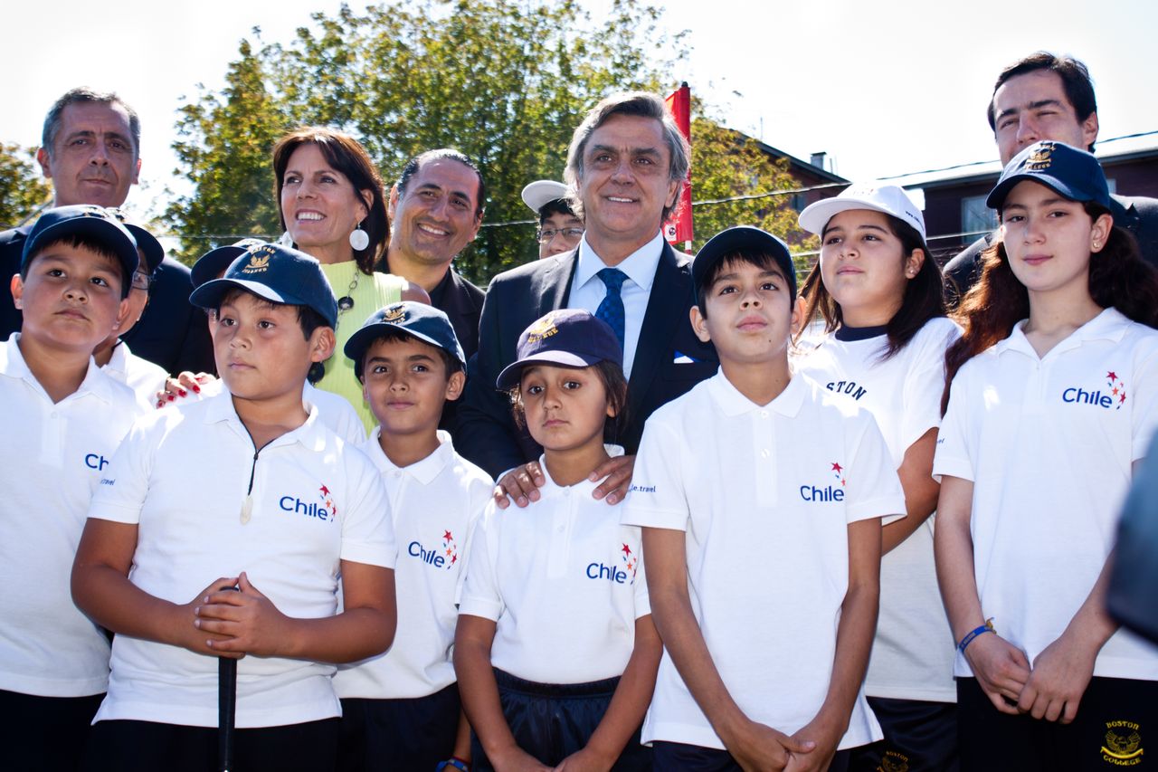 Benjamín Alvarado junto a importantes golfistas participaron de la inauguración del Putting Green Golf de Boston College La Farfana y da el vamos al Classic