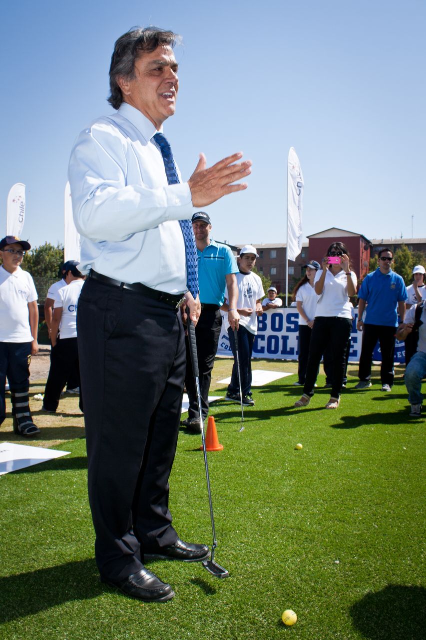 Benjamín Alvarado junto a importantes golfistas participaron de la inauguración del Putting Green Golf de Boston College La Farfana y da el vamos al Classic