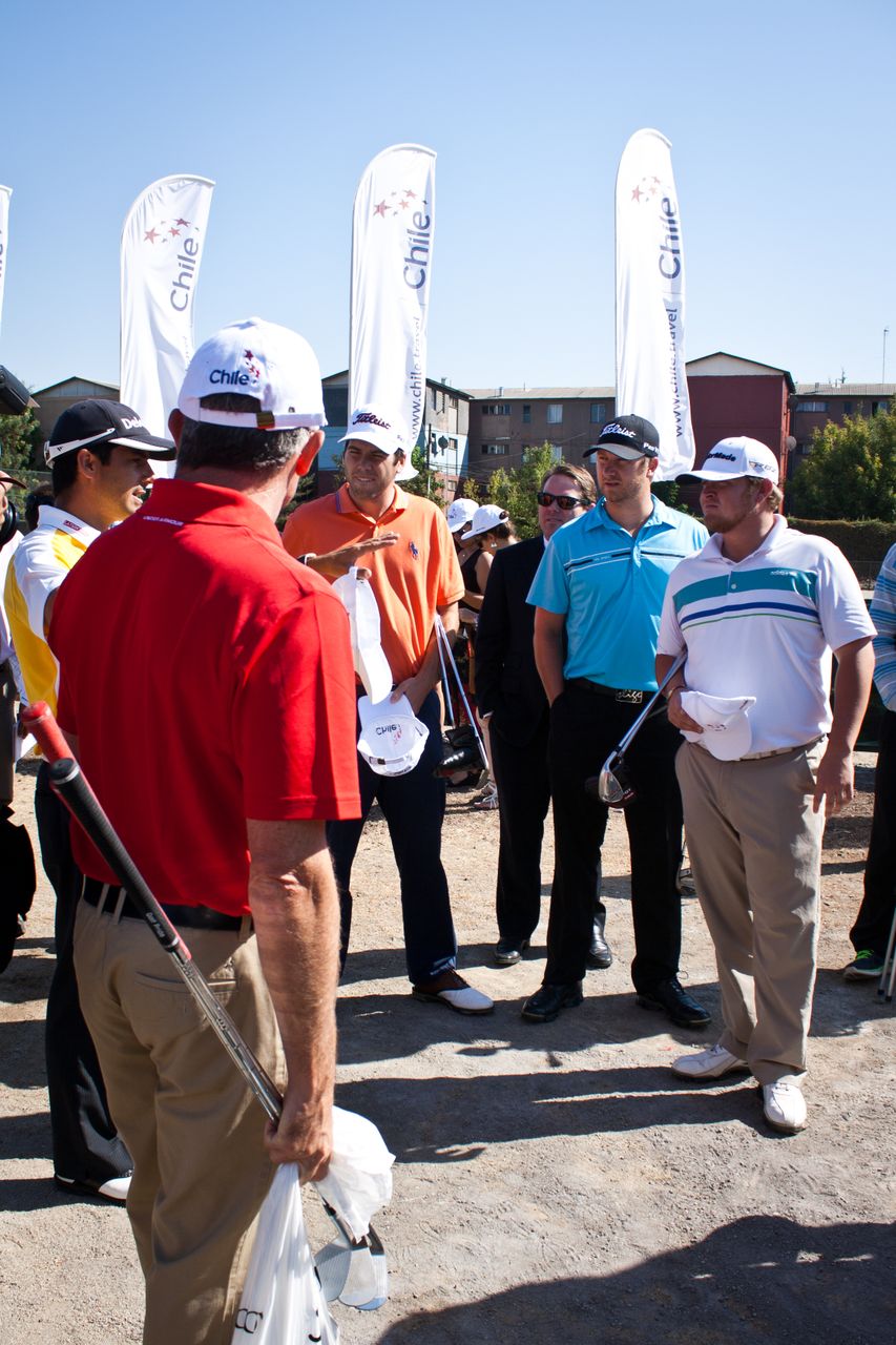 Benjamín Alvarado junto a importantes golfistas participaron de la inauguración del Putting Green Golf de Boston College La Farfana y da el vamos al Classic