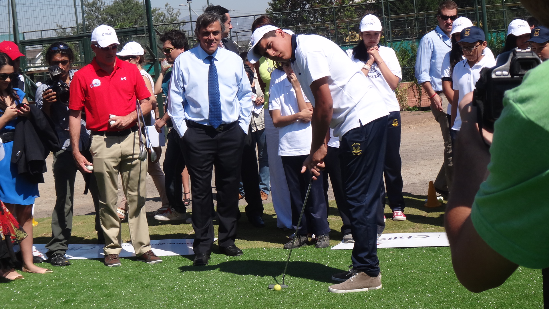 Benjamín Alvarado junto a importantes golfistas participaron de la inauguración del Putting Green Golf de Boston College La Farfana y da el vamos al Classic