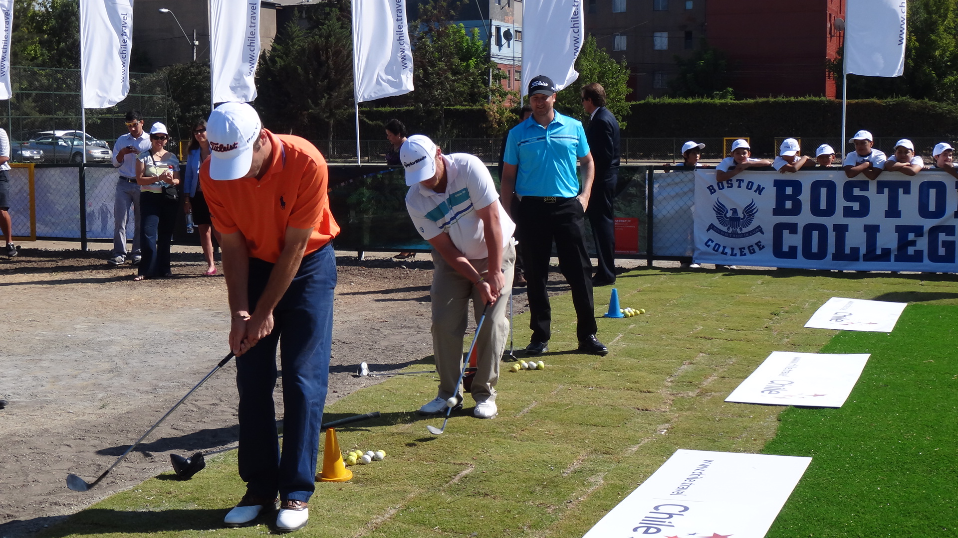 Benjamín Alvarado junto a importantes golfistas participaron de la inauguración del Putting Green Golf de Boston College La Farfana y da el vamos al Classic