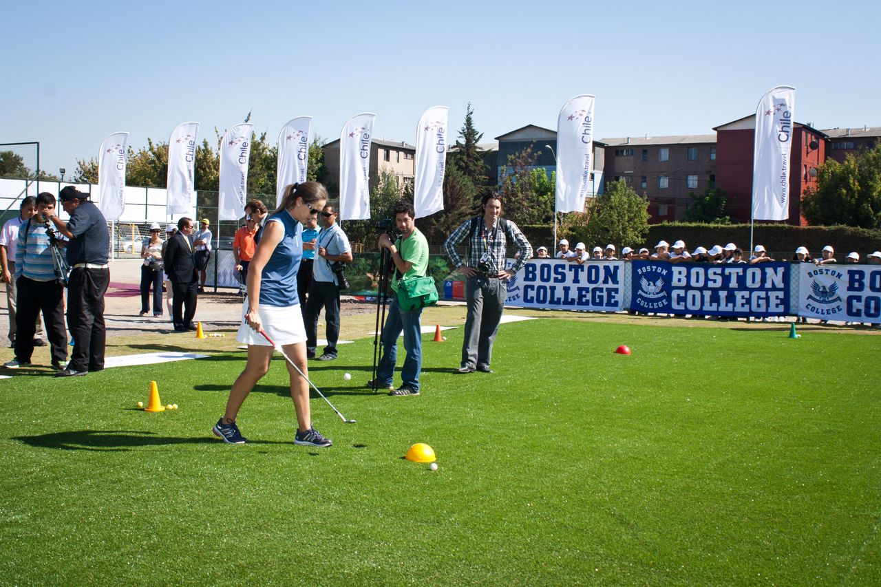 Benjamín Alvarado junto a importantes golfistas participaron de la inauguración del Putting Green Golf de Boston College La Farfana y da el vamos al Classic