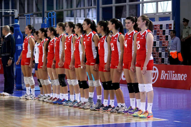 Con Chris Vorpahl y Catalina Melo a la Cabeza, la selección de voleibol femenino sigue invicta en el torneo