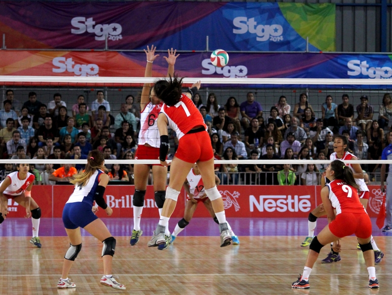 Con Chris Vorpahl y Catalina Melo a la Cabeza, la selección de voleibol femenino sigue invicta en el torneo