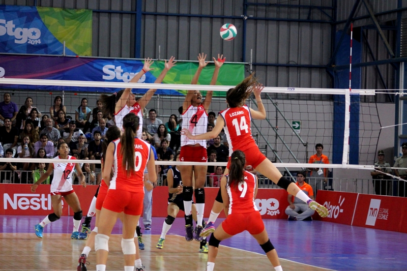 Con Chris Vorpahl y Catalina Melo a la Cabeza, la selección de voleibol femenino sigue invicta en el torneo