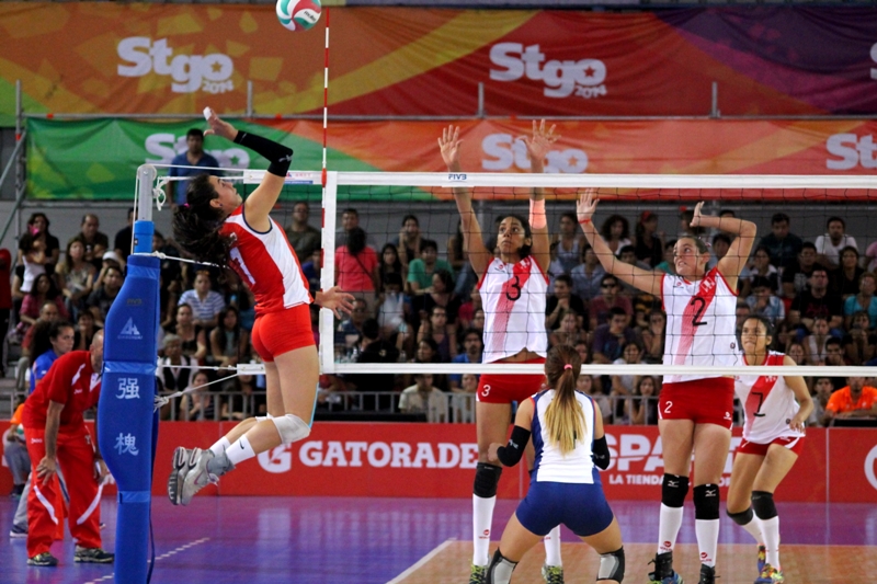 Con Chris Vorpahl y Catalina Melo a la Cabeza, la selección de voleibol femenino sigue invicta en el torneo