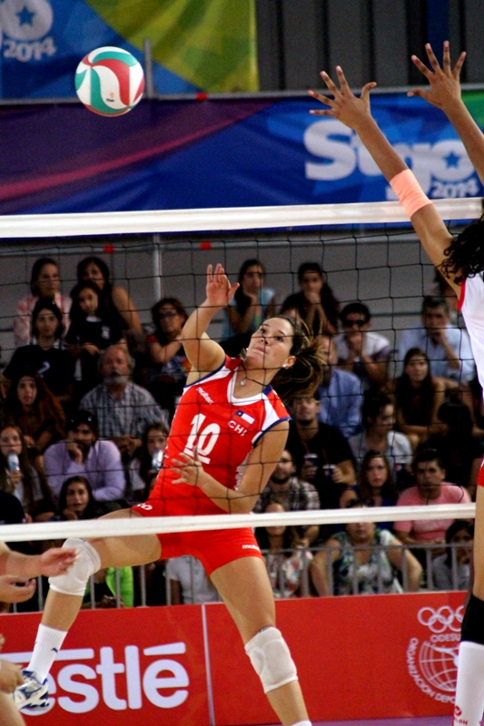 Con Chris Vorpahl y Catalina Melo a la Cabeza, la selección de voleibol femenino sigue invicta en el torneo