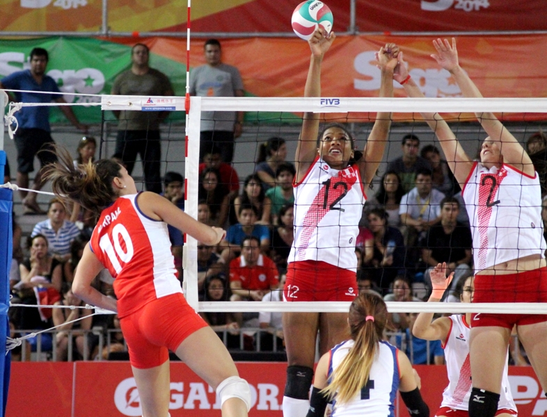 Con Chris Vorpahl y Catalina Melo a la Cabeza, la selección de voleibol femenino sigue invicta en el torneo