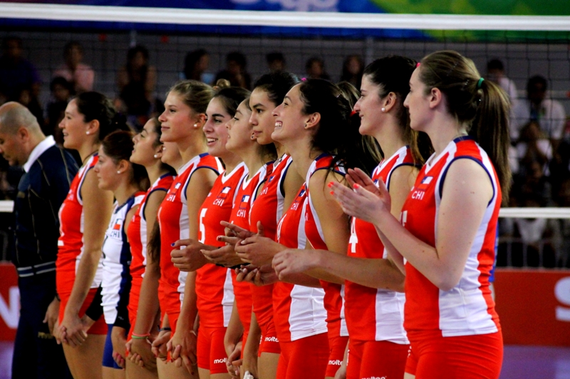 Con Chris Vorpahl y Catalina Melo a la Cabeza, la selección de voleibol femenino sigue invicta en el torneo