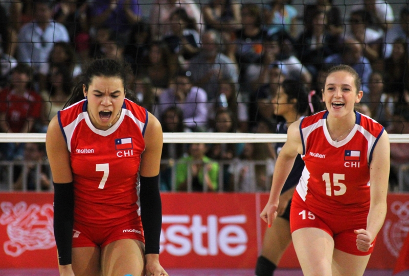 Con Chris Vorpahl y Catalina Melo a la Cabeza, la selección de voleibol femenino sigue invicta en el torneo