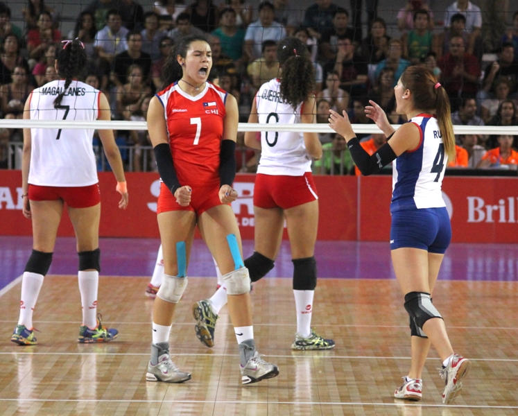 Con Chris Vorpahl y Catalina Melo a la Cabeza, la selección de voleibol femenino sigue invicta en el torneo