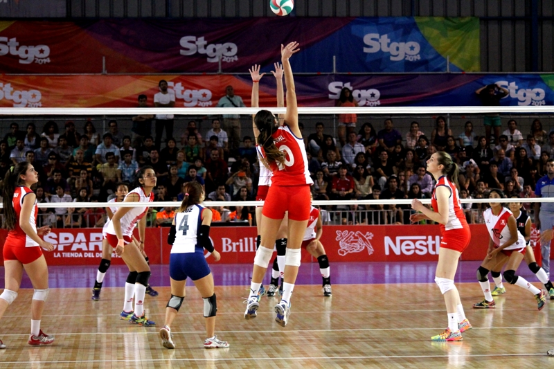 Con Chris Vorpahl y Catalina Melo a la Cabeza, la selección de voleibol femenino sigue invicta en el torneo