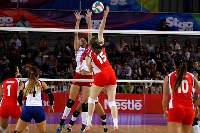 Con Chris Vorpahl y Catalina Melo a la Cabeza, la selección de voleibol femenino sigue invicta en el torneo