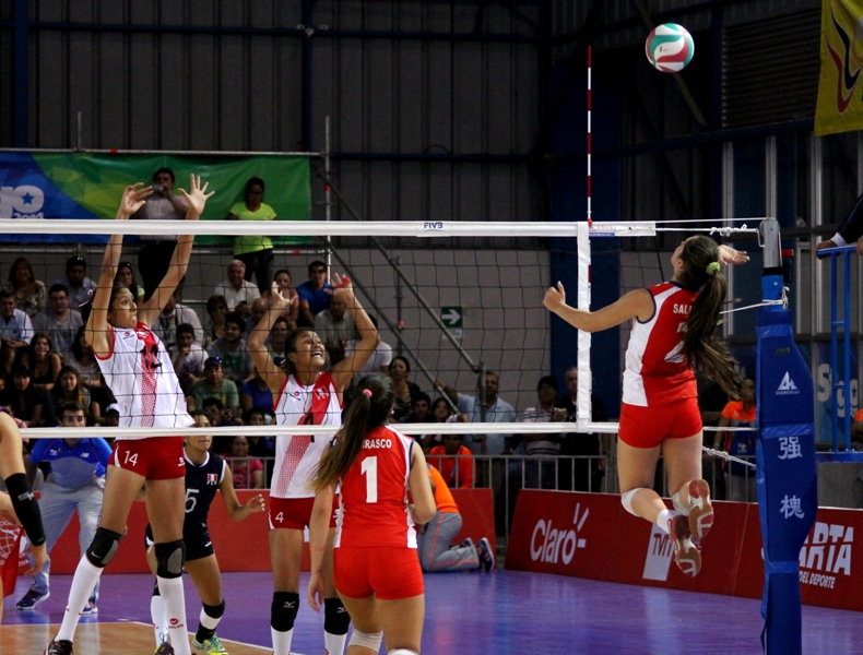 Con Chris Vorpahl y Catalina Melo a la Cabeza, la selección de voleibol femenino sigue invicta en el torneo