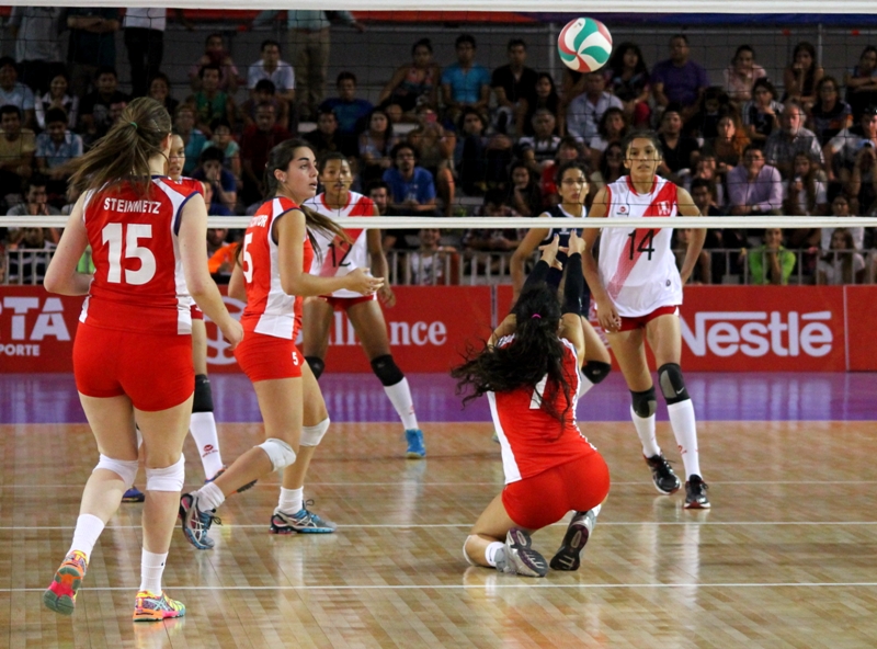 Con Chris Vorpahl y Catalina Melo a la Cabeza, la selección de voleibol femenino sigue invicta en el torneo