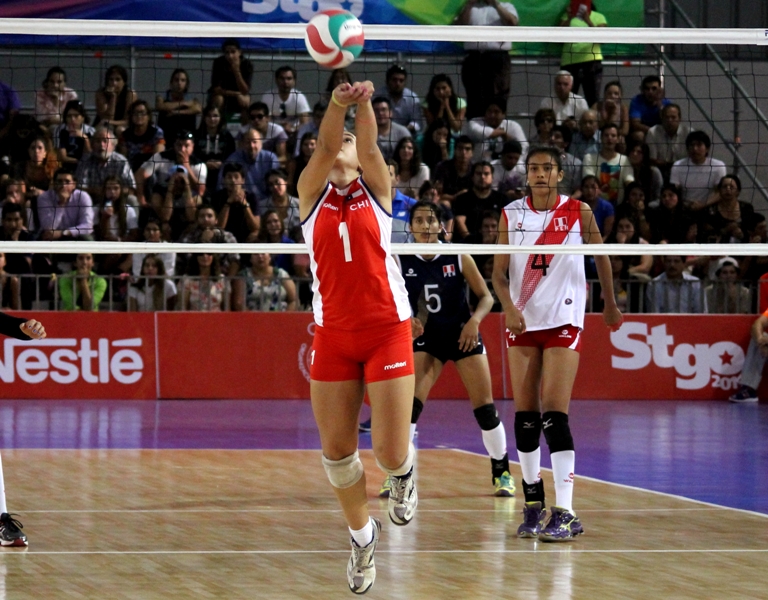 Con Chris Vorpahl y Catalina Melo a la Cabeza, la selección de voleibol femenino sigue invicta en el torneo