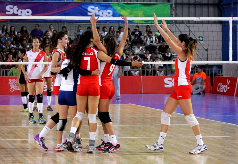 Con Chris Vorpahl y Catalina Melo a la Cabeza, la selección de voleibol femenino sigue invicta en el torneo