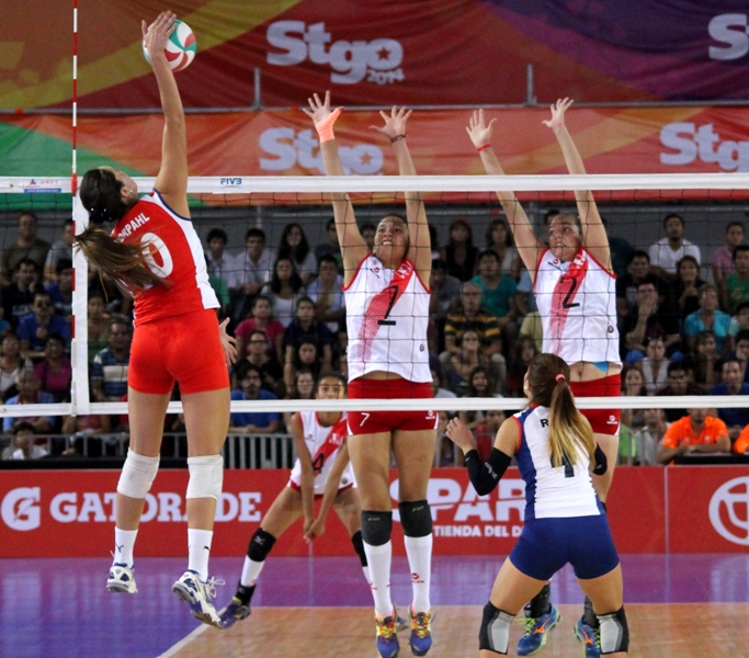 Con Chris Vorpahl y Catalina Melo a la Cabeza, la selección de voleibol femenino sigue invicta en el torneo