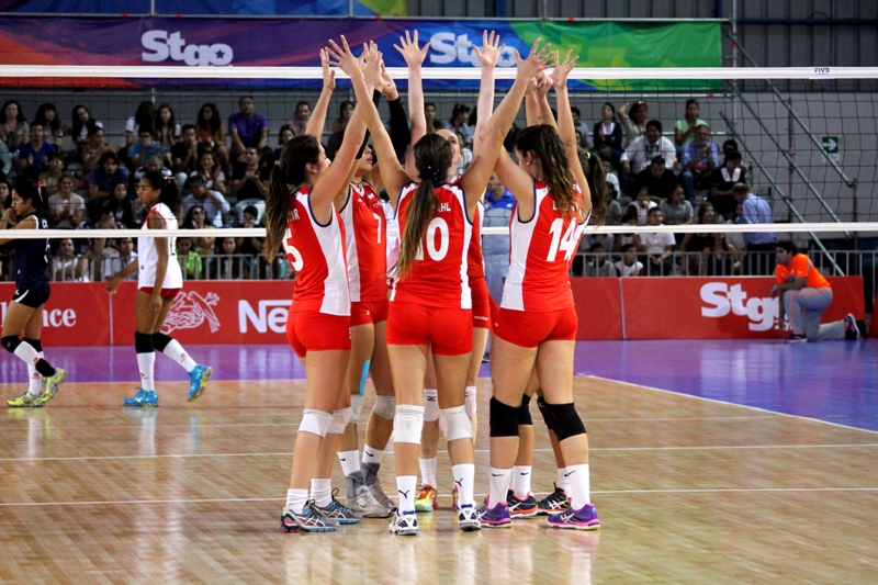 Con Chris Vorpahl y Catalina Melo a la Cabeza, la selección de voleibol femenino sigue invicta en el torneo