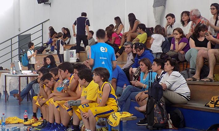 Baloncesto Mini sube al podio, con medalla