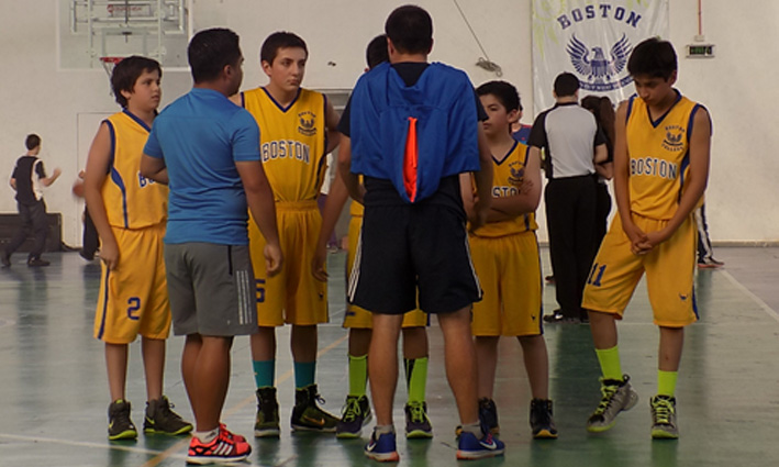 Baloncesto Mini sube al podio, con medalla