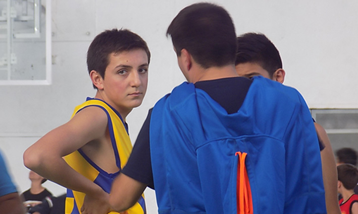 Baloncesto Mini sube al podio, con medalla