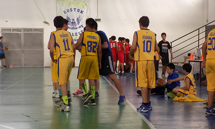 Baloncesto Mini sube al podio, con medalla