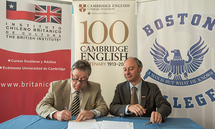 Boston College Huechuraba firma convenio con Instituto Chileno-Británico de Cultura.