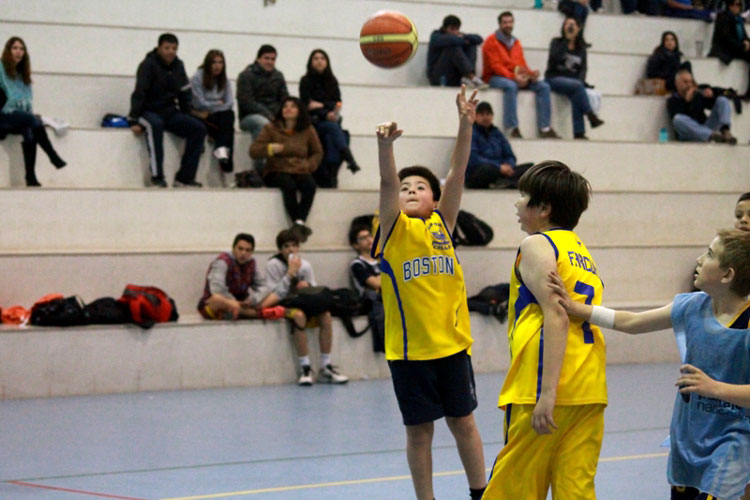 Boston College Huechuraba triunfa ante Santiago College